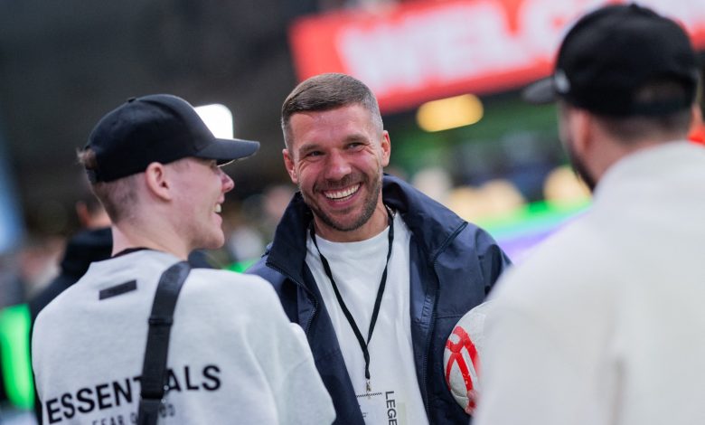 عودة لوكاس بودولسكي إلى كولن في مباراة تكريمية