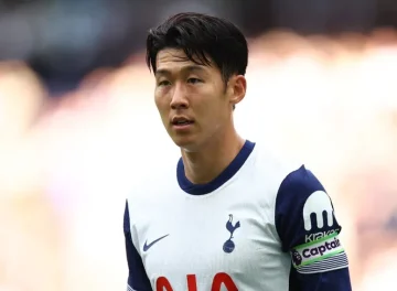 غرامة لوالد سون بسبب انتهاك قانون رعاية الأطفال في أكاديميته