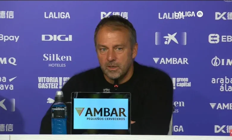 فليك يتضامن مع كارفاخال ويشيد بفوز برشلونة على ألافيس