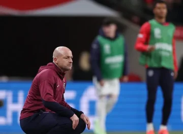 كارسلي: الأخطاء تسببت في هزيمة إنجلترا أمام اليونان