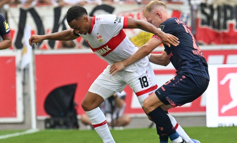 مانشستر يونايتد يستهدف جيمي ليويلنغ لتعزيز وسط الملعب