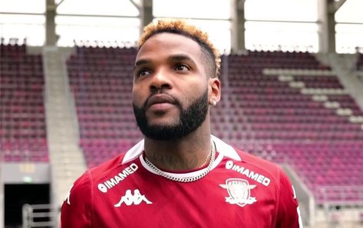 مشكلة قيد بوبيندزا.. ورد مدير رابيد بوخارست