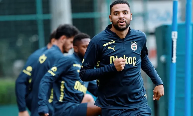 مورينيو يجتمع بالنصيري لرفع معنوياته ودعمه في فترة الصيام عن التهديف